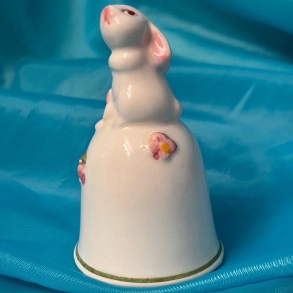 Vintage Avon 1984 Floral Ceramic Bunny Bell - Picture 4 of 10